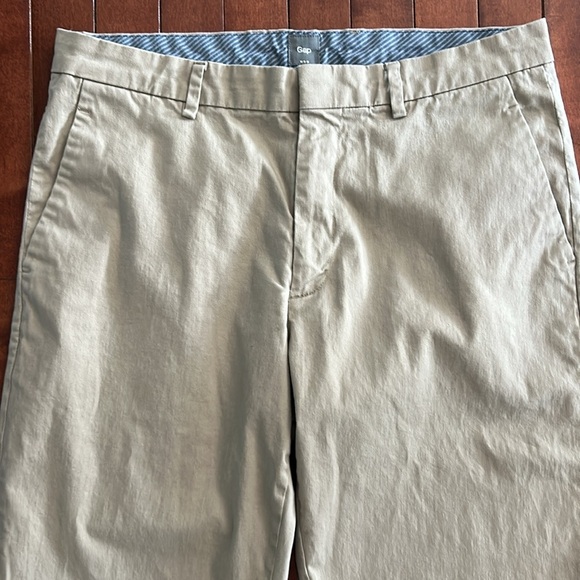 GAP Men’s Relaxed Fit Khaki Pants 34/34 - Picture 2 of 6